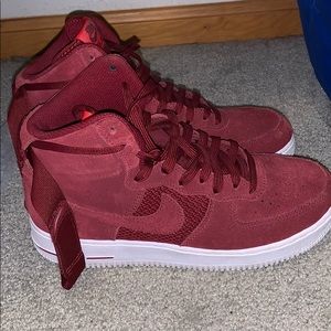 Air Force 1 07’ high